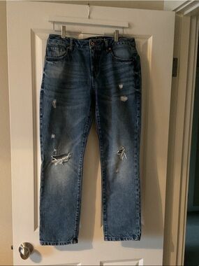 Cabi Malibu Distressed Blue Denim Jeans - Relaxed Fit
